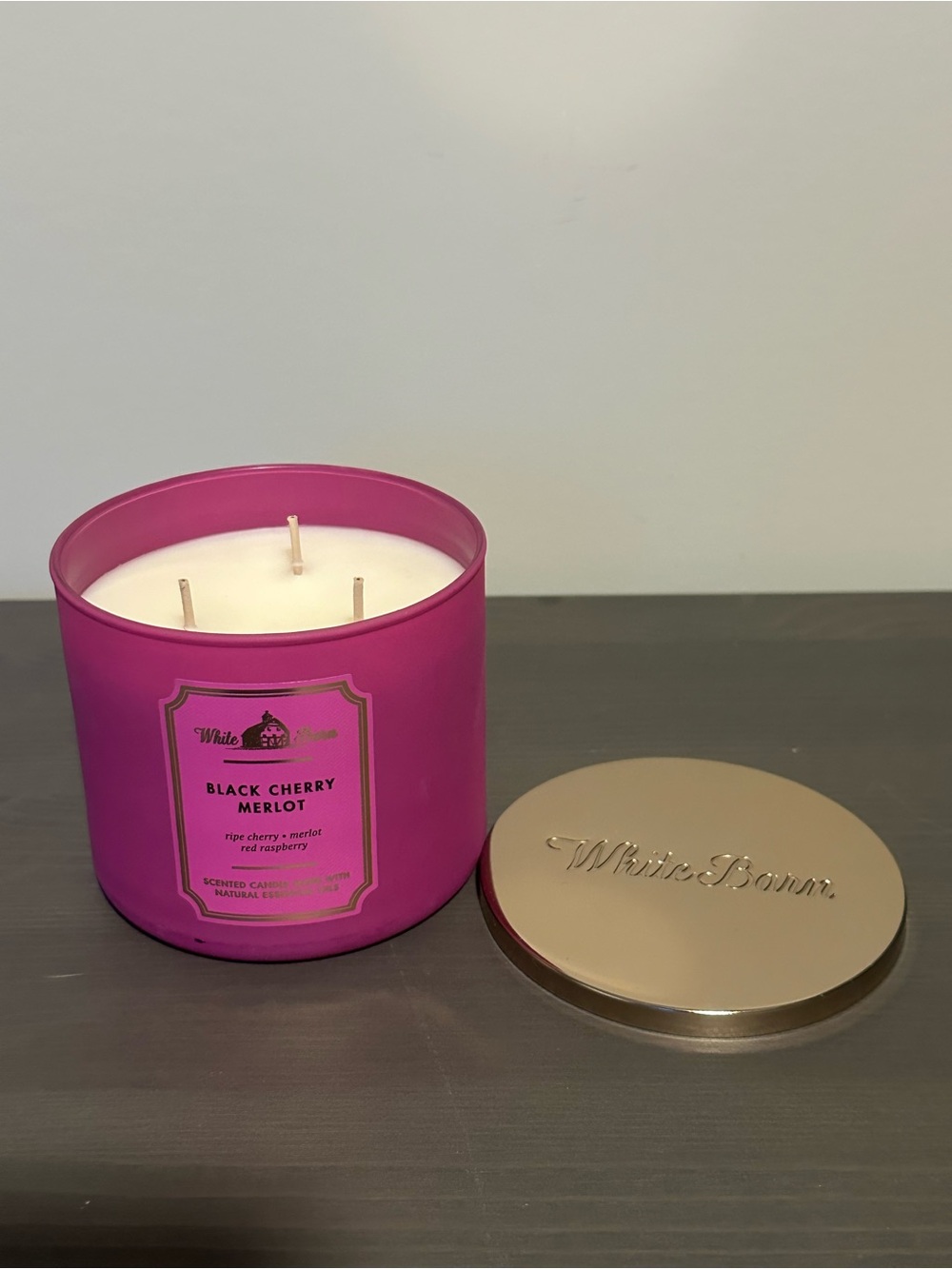 ๐ Black Cherry Merlot 3-Wick Candle - Picture 2 of 2